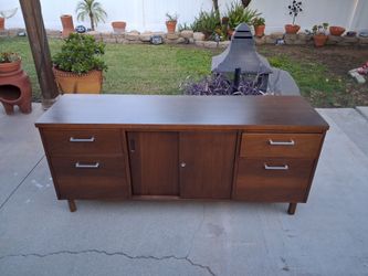 HEAVY-DUTY FILE CABINET  BUFFETE