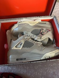 Size 7 women’s air jordan 4 retro