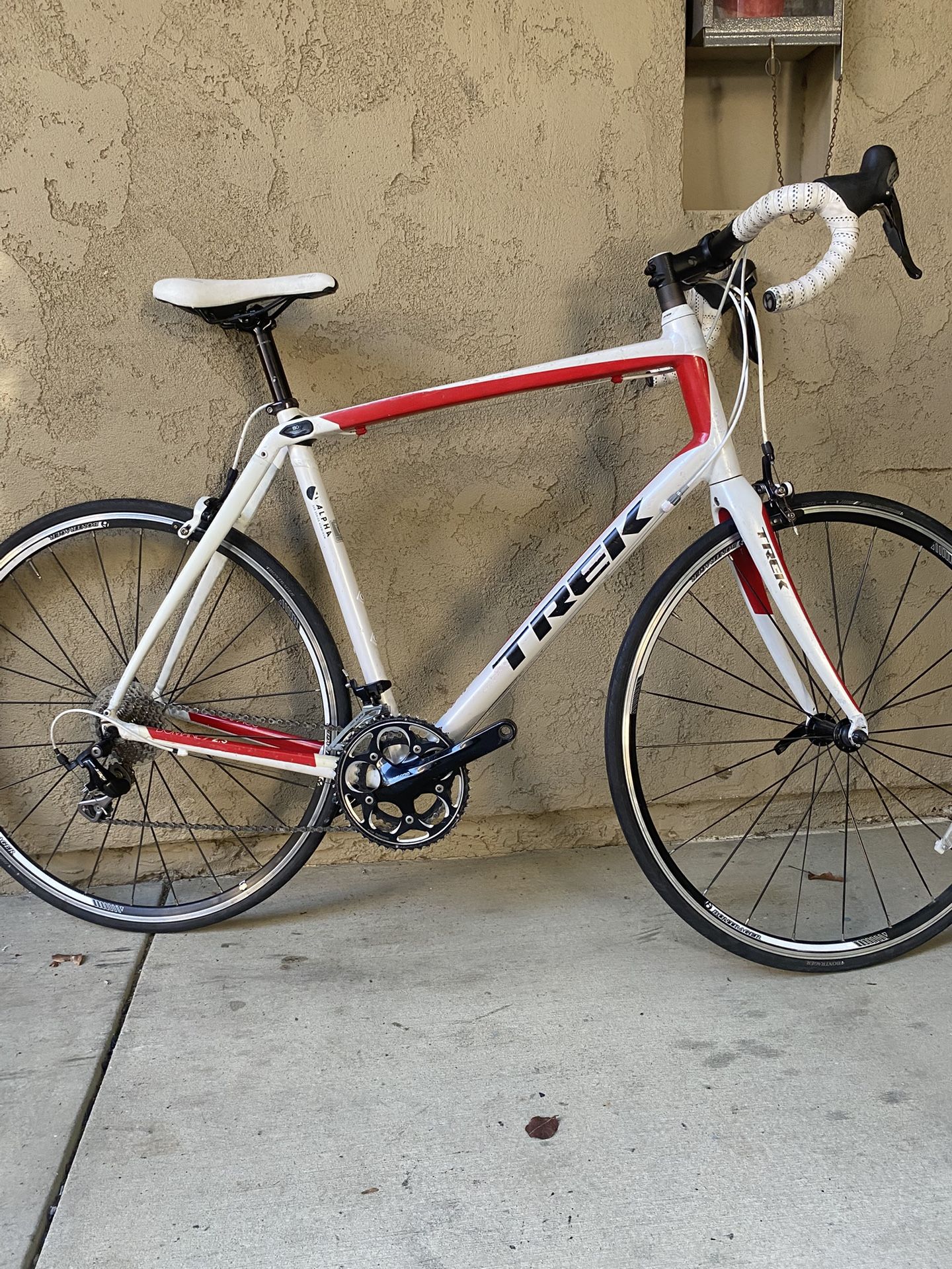 Road bike Trek.