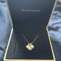 Brand New Gold* Necklace