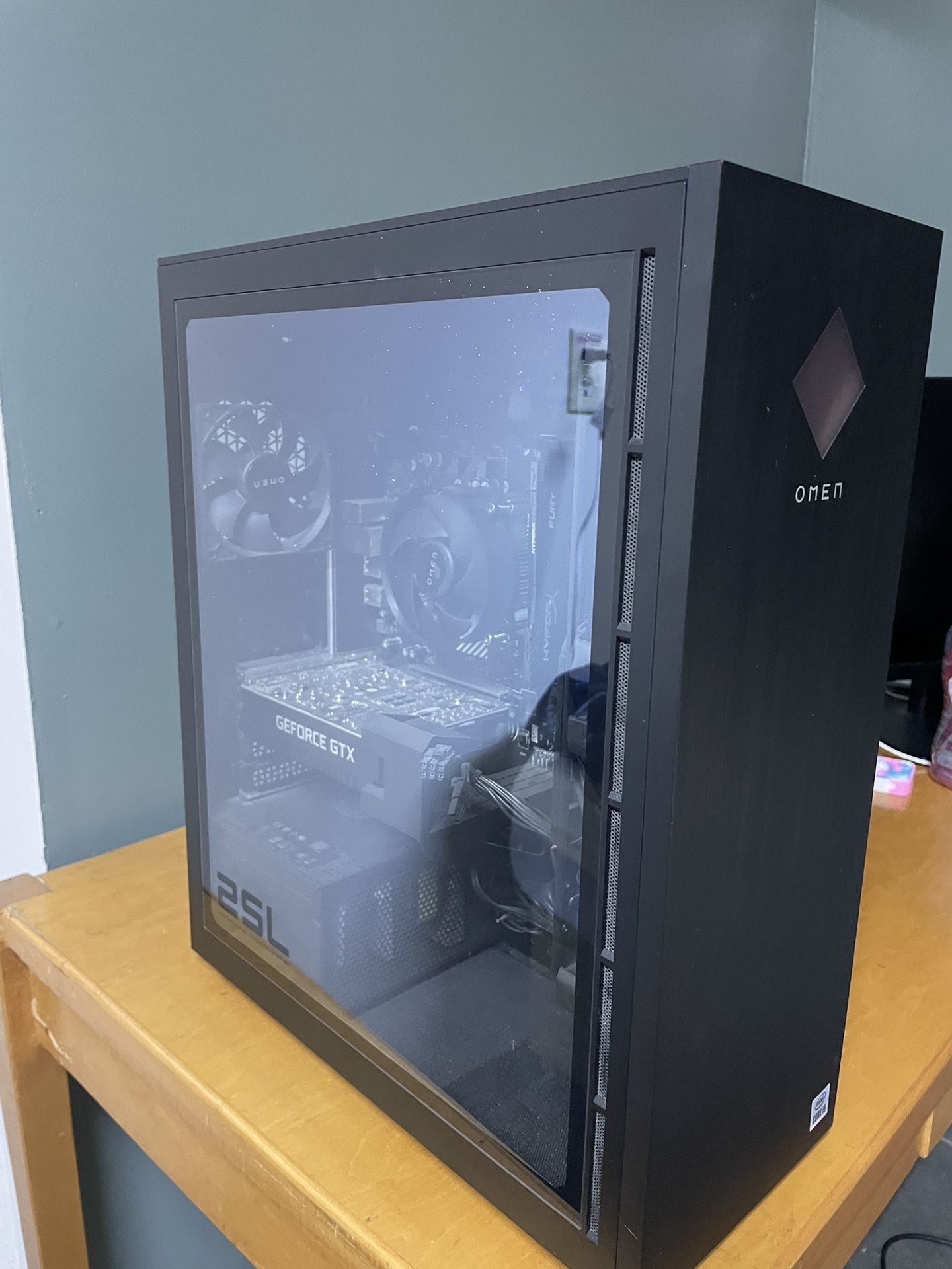 HP OMEN - 25L Gaming Desktop - Intel Core i5-10400 - 32GB DDR5 Memory - NVIDIA GeForce 1660 SUPER