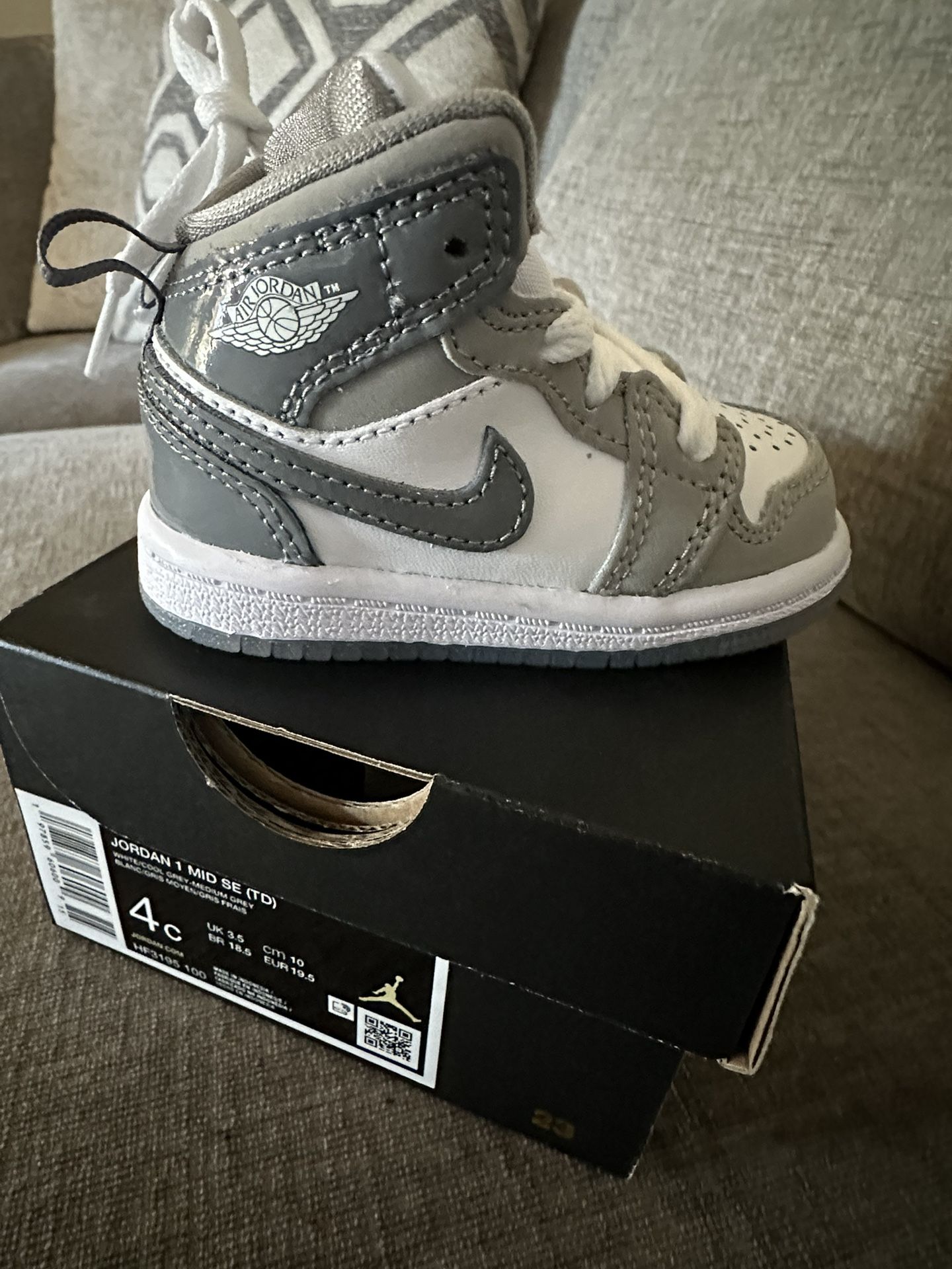 Baby Jordan 1 Mid