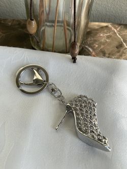 Khach -Silver Shoes Rhinestones Keychain