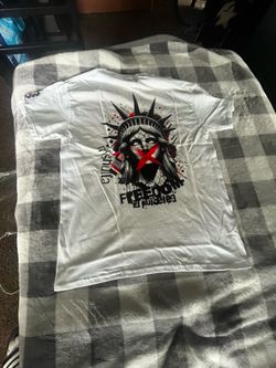 Custom design graphic tee