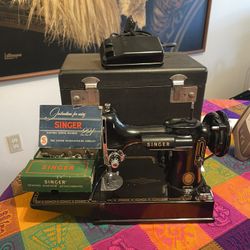 1957 Singer 221 Featherweight Sewing Machine