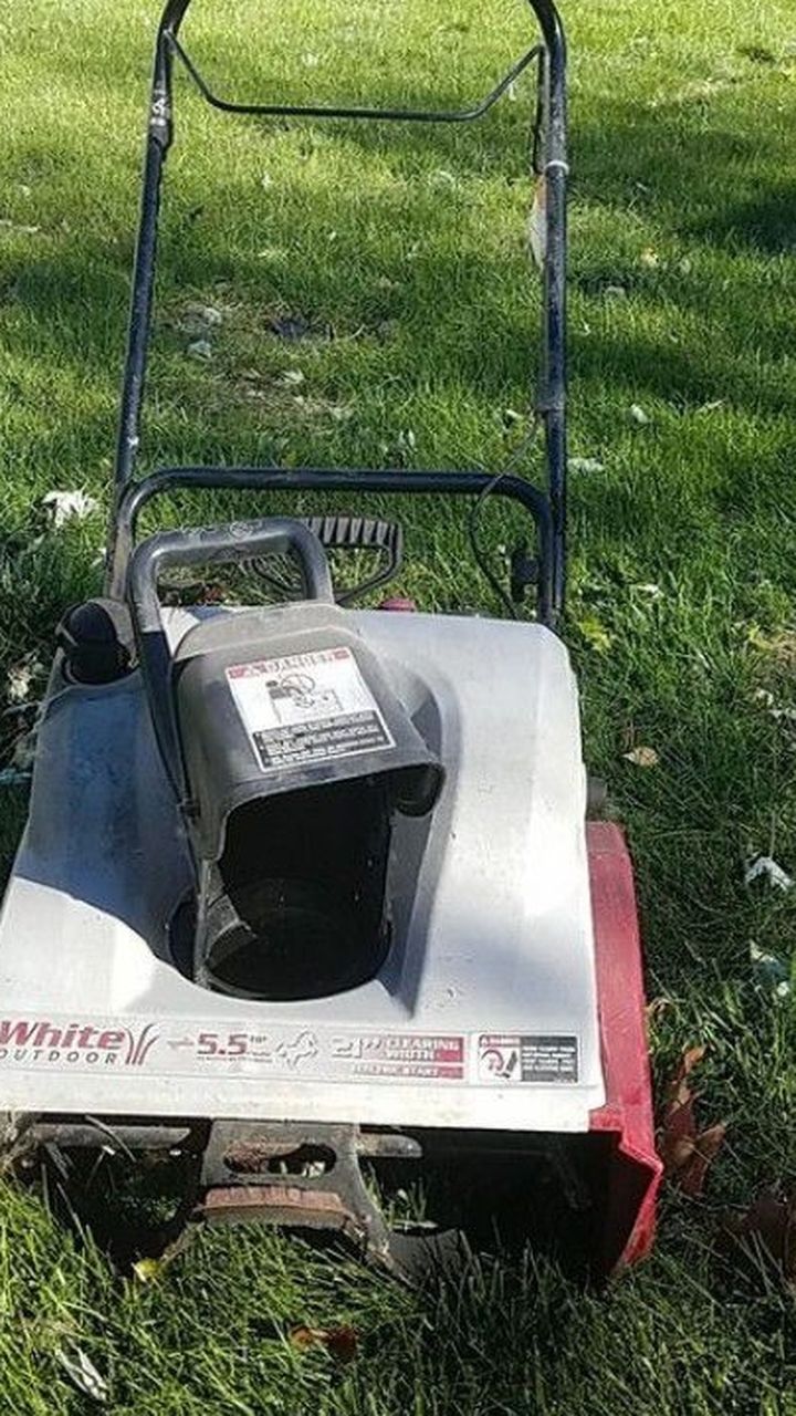 White Outdoor 5.5 HP 2 cycle 21" Snow Blower SnowBlower Snowthrower
