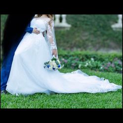 Wedding Dress With Long Sleeves And Train 