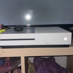XBOX ONE S + CONTROLLER 