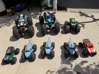 Toys 2 monsters trucks $15 and 3 shark $10 and 1 snake $15 and 1 toro loco $10 all working but my grand son lost the remote