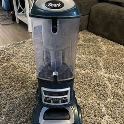 Shark Navigator Professional Lift Away