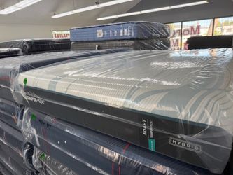 QUEEN SIZE TEMPURPEDIC ADAPT (MEDIUM) HYBRID MATTRESS & BOX SPRING BED SET