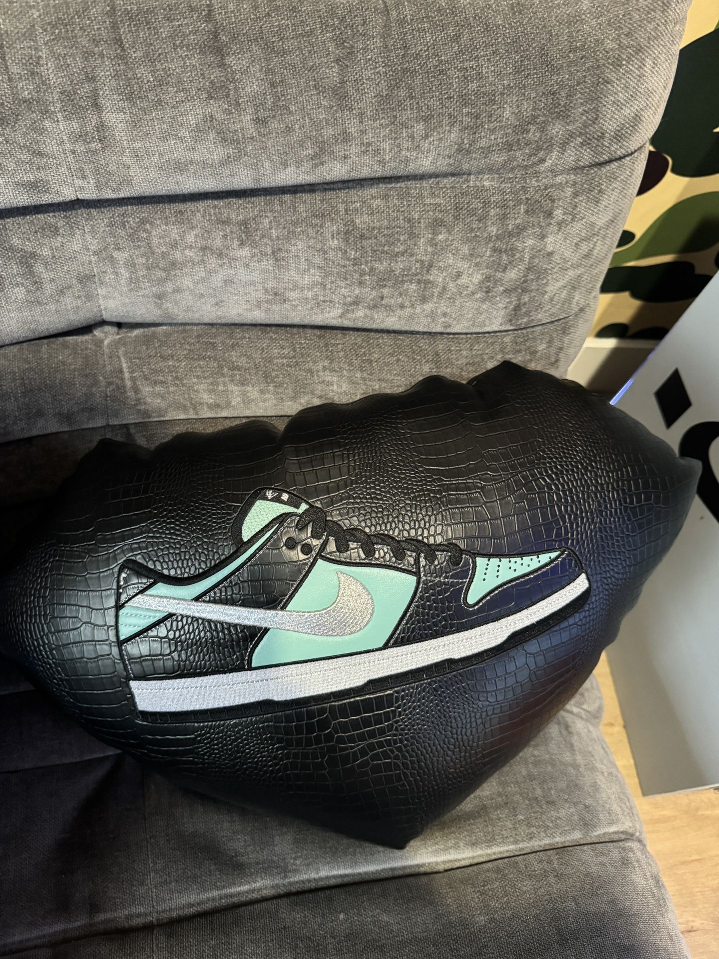 Diamond supply Co. x Wale pillow