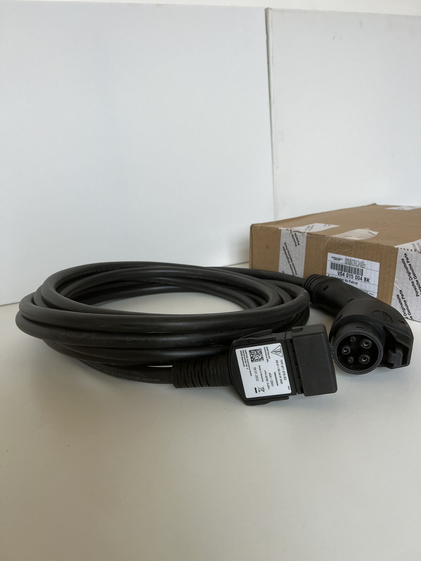 New OEM Porsche 24.6ft Type 2 EVCharging Cable – Fit Porsche/Audi EV–7PP971676BD