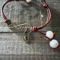 Leather Bracelet And Freshwater Pearls 