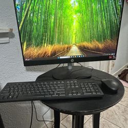 HP All In One Desktop 24’ Ryzen 3. 512gb