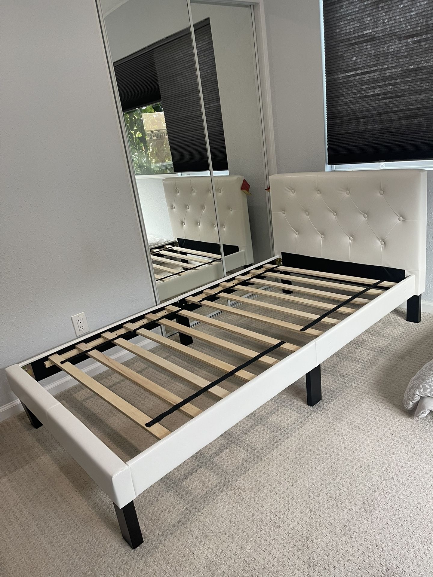 Cama Twin Semi Nueva
