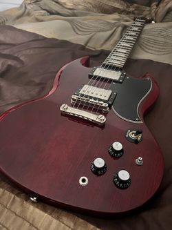 Epiphone SG Standard / G-400 Electric Guitar Red Cherry Color Black Pickguard Year 2010