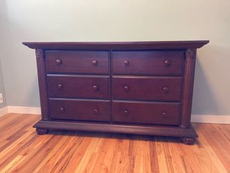 Solid Wood Dresser with 6 drawers