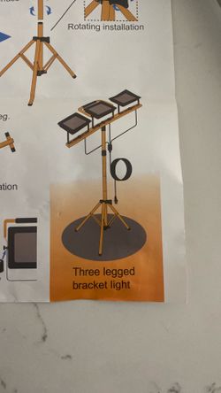3 legged bracket light