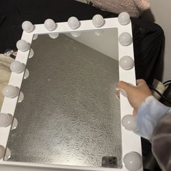 Selling Chromebook HP Laptop & Fancii Brand Mirror. 