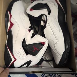 Jordan True Flight Size 7y