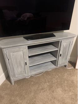 Corner shelf /TV stand