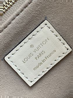 Louis Vuitton Cabas OnTheGo MM Khaki colour for Sale in Miami, FL - OfferUp