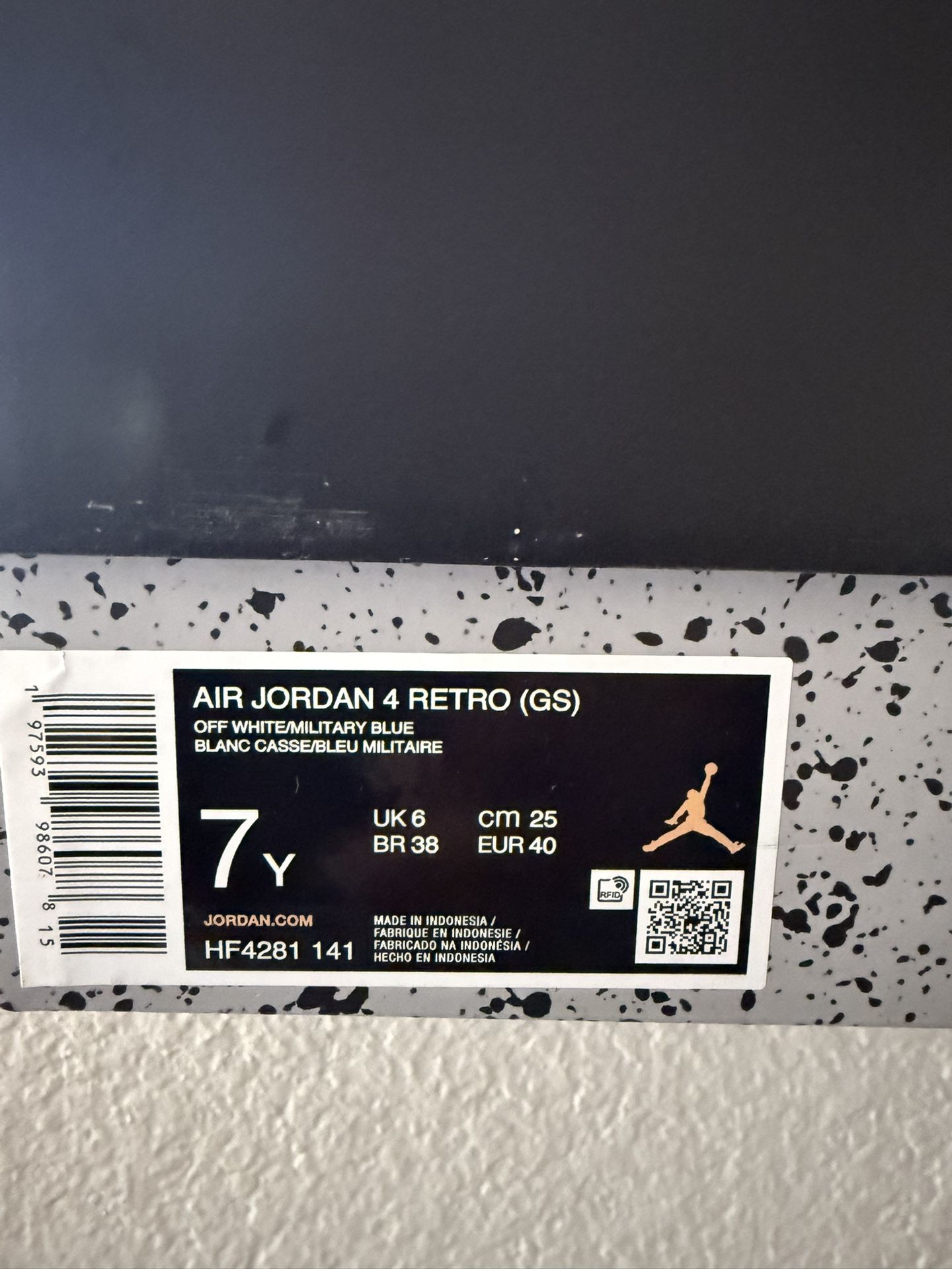 Air Jordan 4 Retro Military Blue