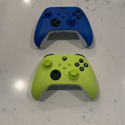 Microsoft Xbox Wireless Controllers (2)