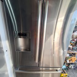 Bosch Bottom Mount Refrigerator Smart French Door Refrigerator Stainless Steel, Ice Maker