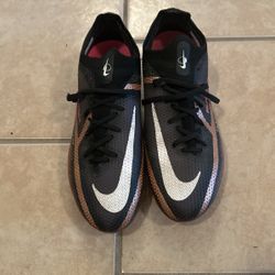 Nike Phantom Elite Size 7