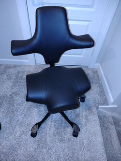 Black Leather Ergonomic Saddle  Chair