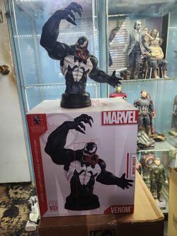 Gentle Giant Venom Bust