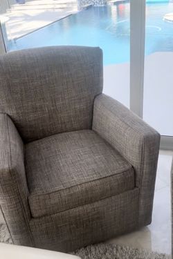 2 Living Room Lounge Comfy Chairs 