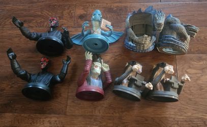 8- 40oz Star Wars & Godzilla  Collectible Cup Toppers