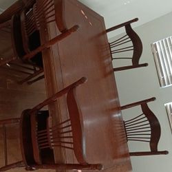 Dinning Table And Chairs 