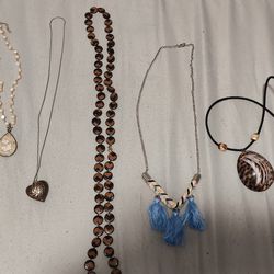 Women's Necklaces 