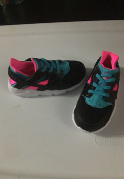 huaraches 10c toddler but wears like a 9