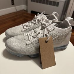 Nike Womens Air VaporMax Flyknit DJ9975-001 Sizes 5.5, 6.5, 8,9.5, 10, 10.5, 11, 11.5, 12