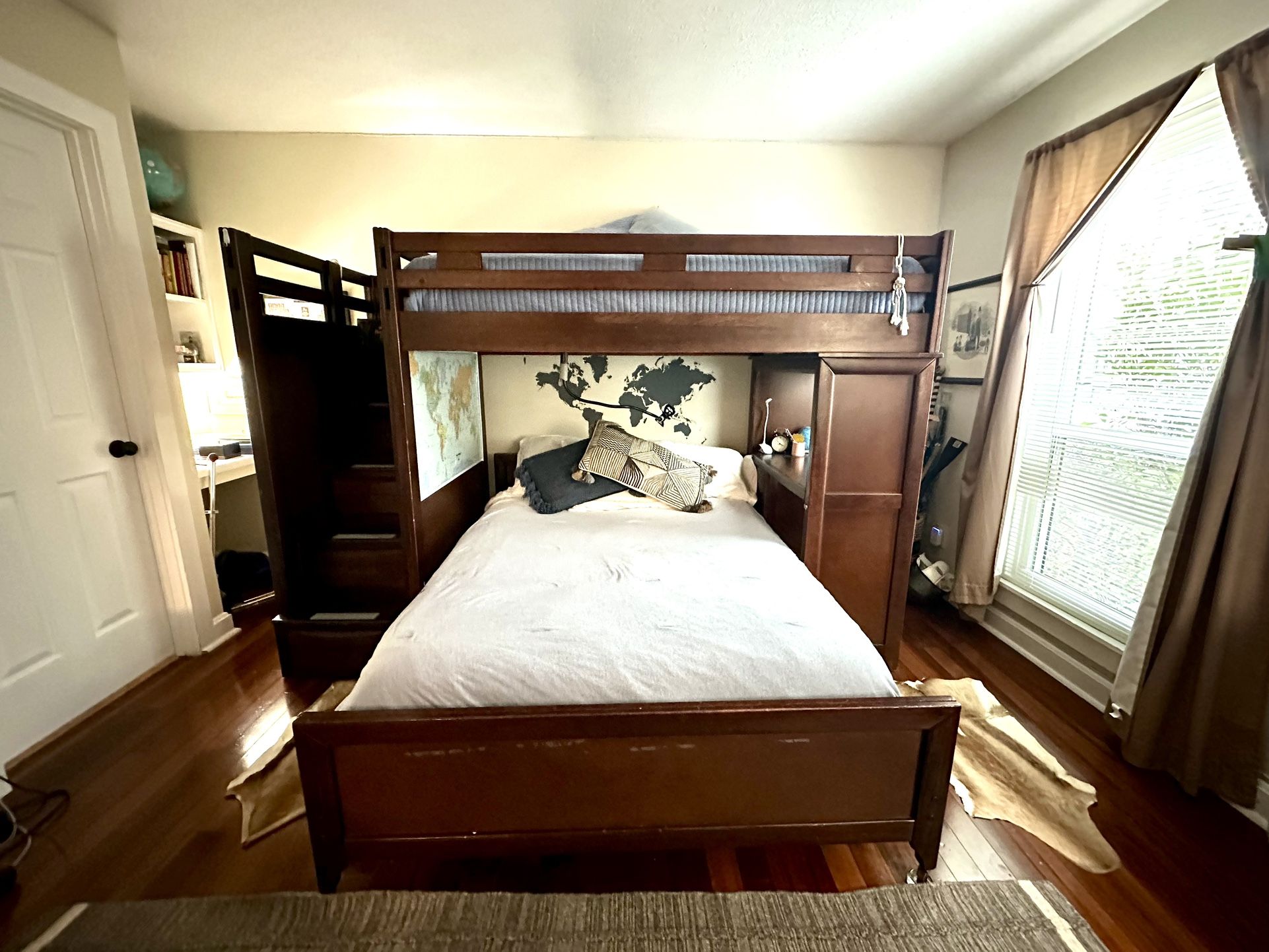 Rooms To go Twin Over Full bunk Bed