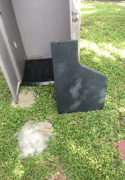 Storage closet rinse it out but just needs a little bit more cleaning very good condition