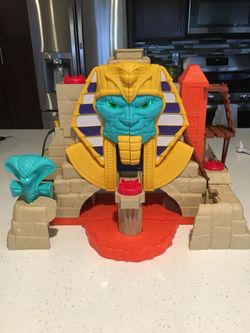imaginext serpent strike pyramid