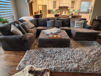 Large Gray Fabric Sectional Sofa with Ottoman