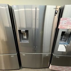 SAMSUNG NEW COUNTER DEPTH REFRIGERATOR 