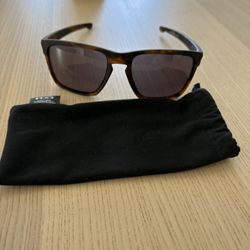 Brown Oakley Sliver Sunglasses 
