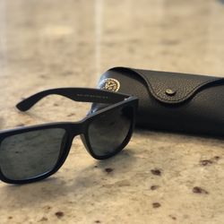 Ray Ban Black Justin Classic Polarized Sunglasses 