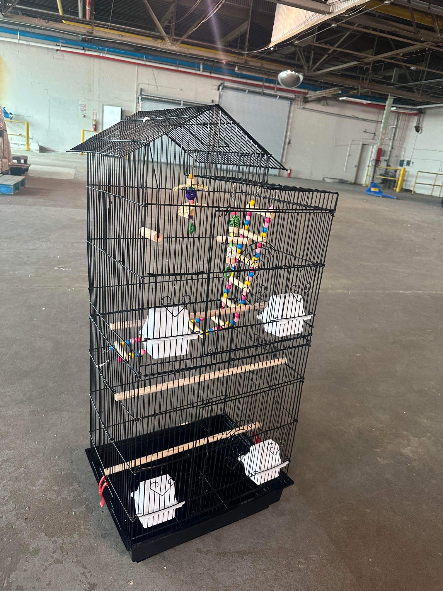 39-inch Roof Top  Bird Cage w/Toys