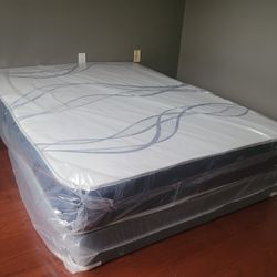 New QUEEN MATTRESS and BOX SPRING 2PC
