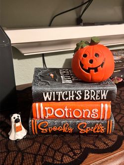 Halloween Stacked Books Decoration Set