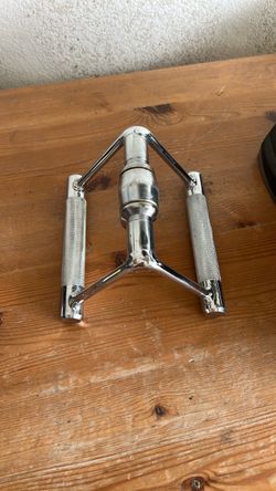 V-bar cable attachment